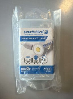 OUTLET Akumulator everActive 18650 3,7V Li-ion 3500mAh micro USB z zabezpieczeniem BOX