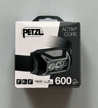 OUTLET Latarka czołowa, czołówka Petzl Actik Core szara E065AA00