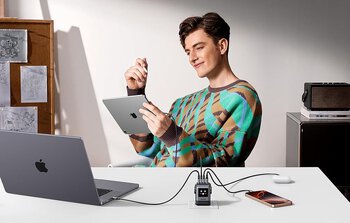 Ugreen Uno RG Robot GaN X688 45515B 100W szybka ładowarka sieciowa z 3 gniazdami USB-C PD oraz USB Ugreen Uno RG Robot GaN X688 45515B 100W szybka ładowarka sieciowa z 3 gniazdami USB-C PD oraz USB